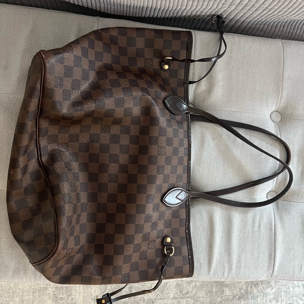 Authentic Louis Vuitton Neverfull medium - used